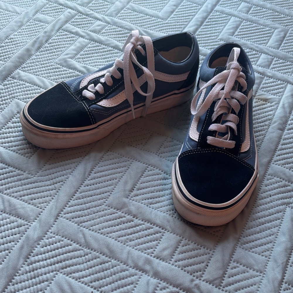 Vans Old Skool Low-Top Sneakers – Navy Blue/White – Unisex